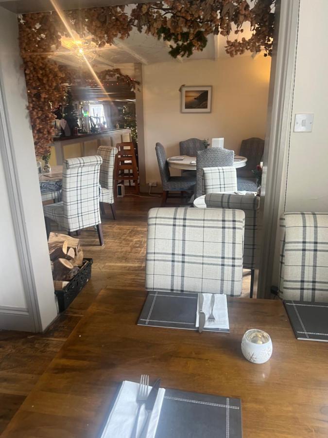 Coach And Horses Inn Пензанс Екстериор снимка