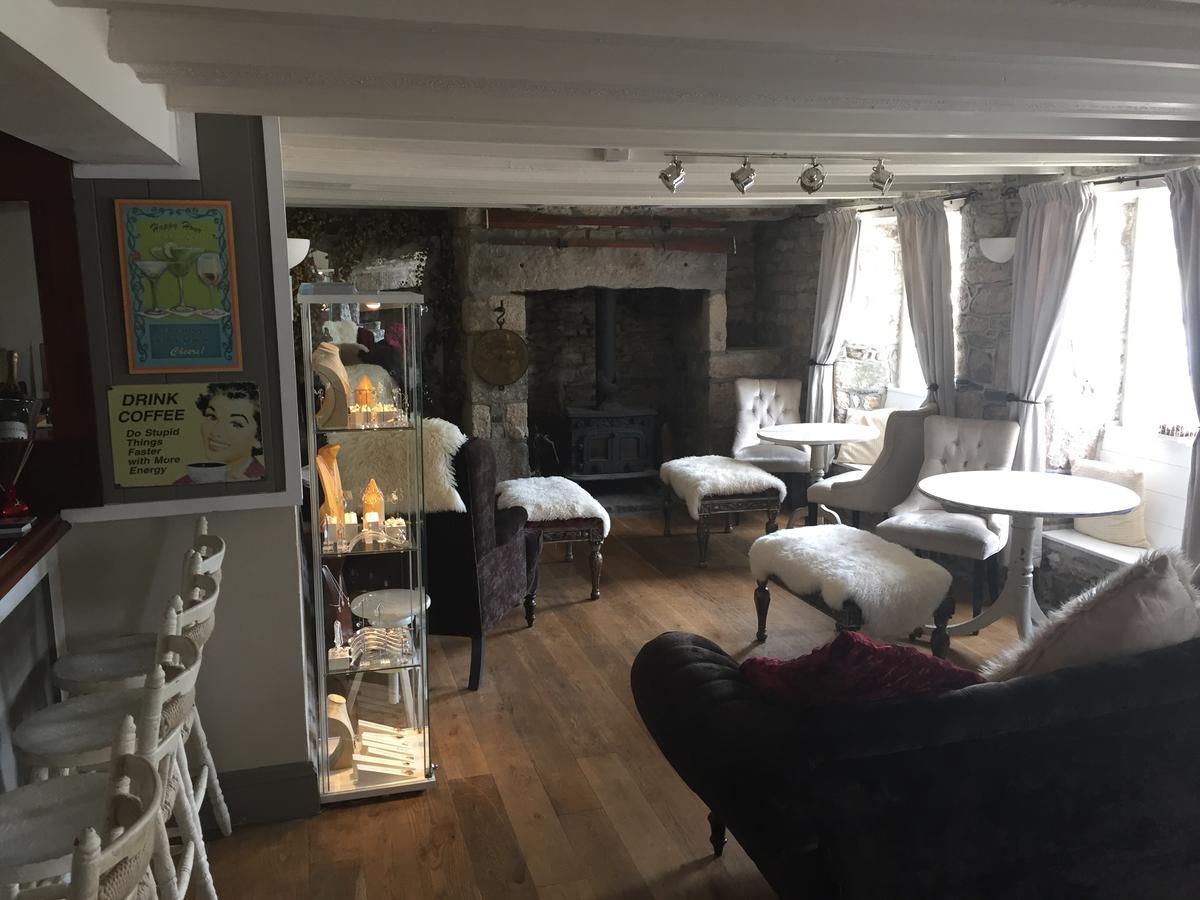 Coach And Horses Inn Пензанс Екстериор снимка
