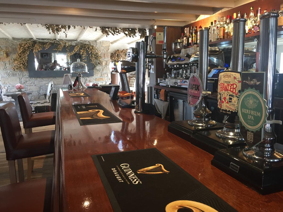 Coach And Horses Inn Пензанс Екстериор снимка